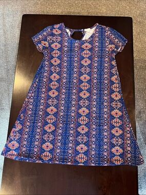 Charming Charlie’s Blue Printed Short Sleeve Dress